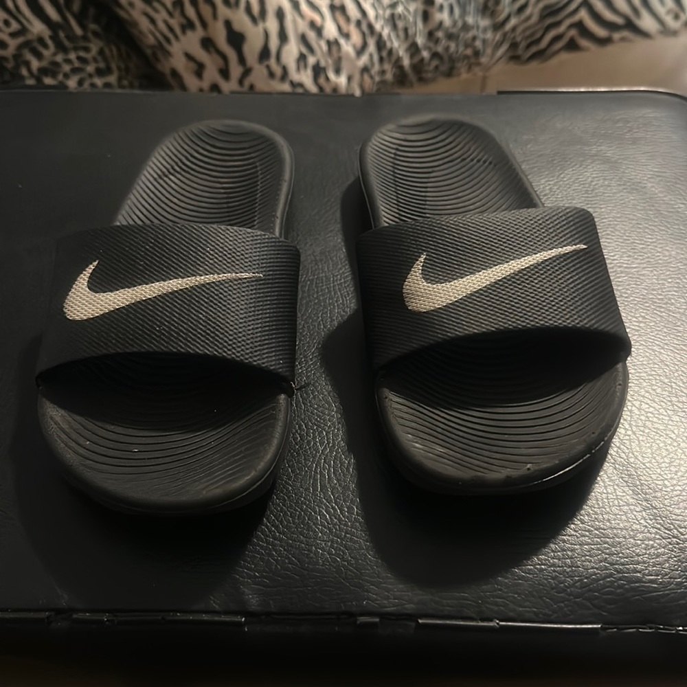 Nike slides
